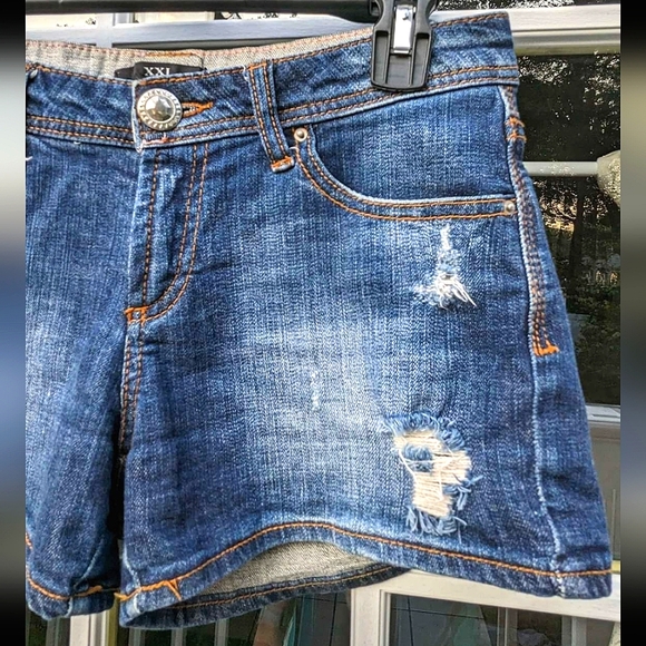 Forever XXI Distressed Denim Blue Jean Shorts Size 26/2 - Picture 3 of 8